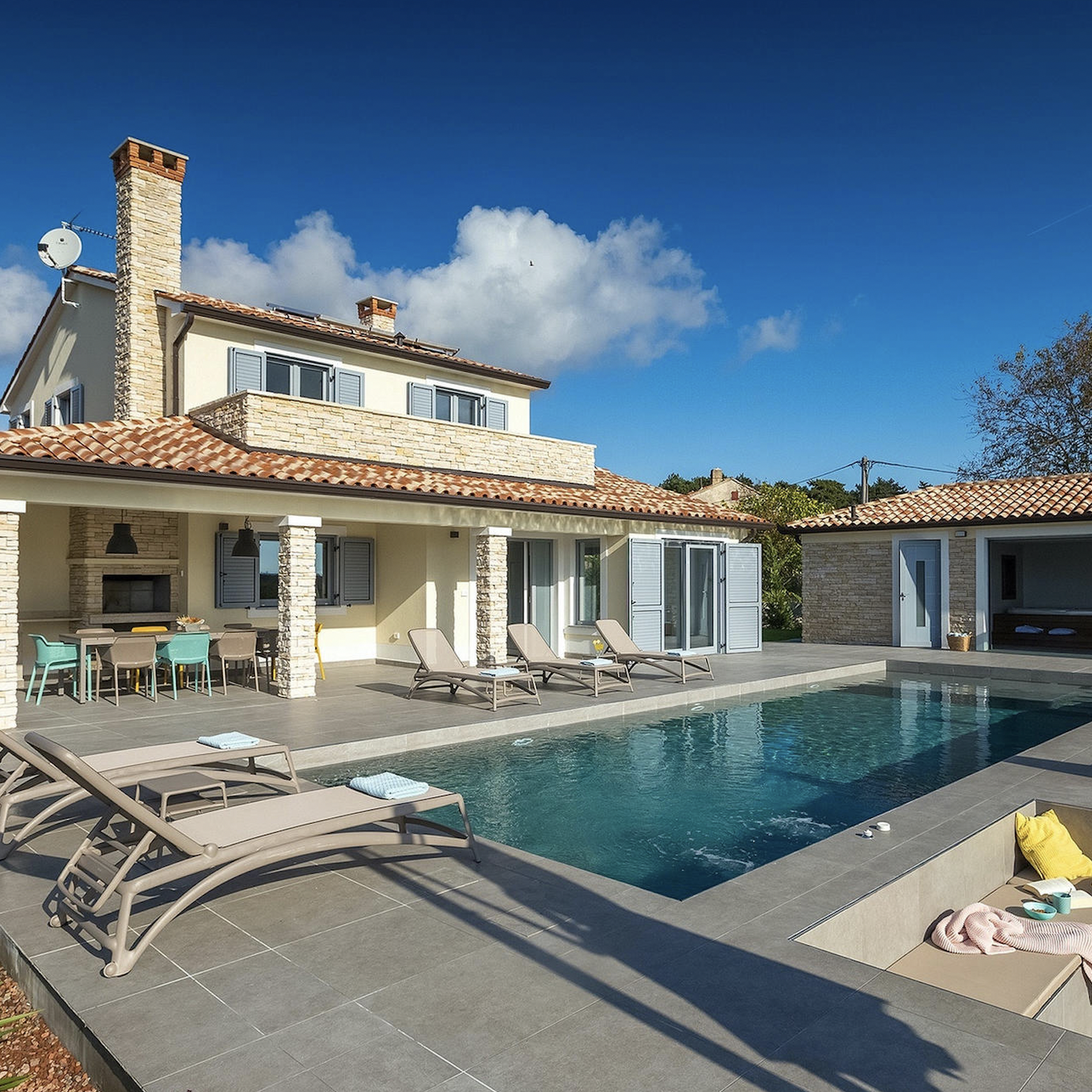 James Villas Pool